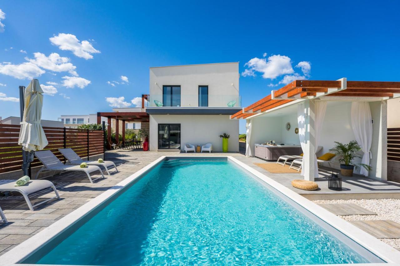 Villa Olea With Heated Pool And Jacuzzi Sukosan Exterior photo