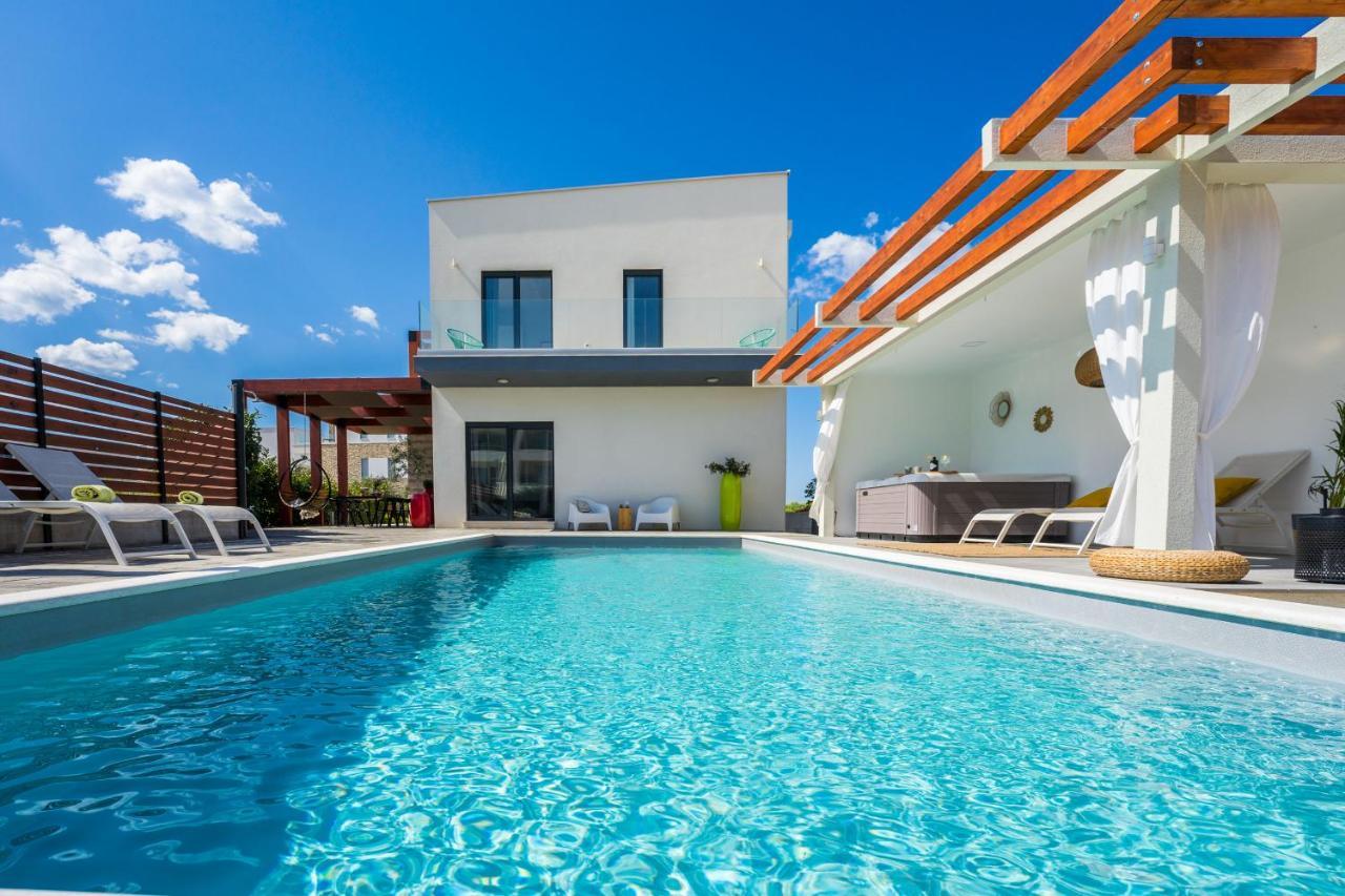 Villa Olea With Heated Pool And Jacuzzi Sukosan Exterior photo
